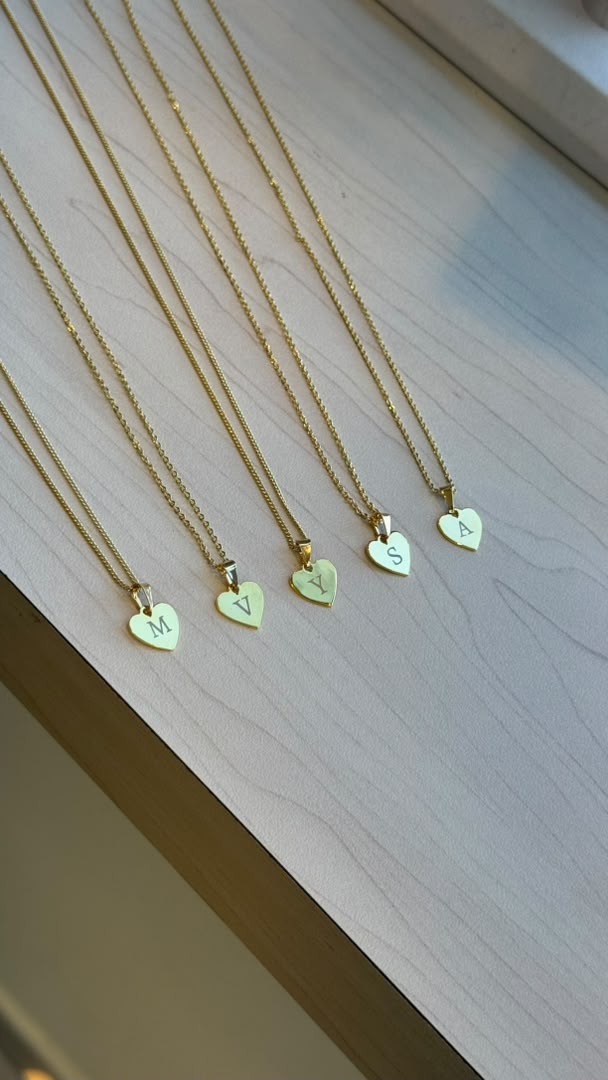 Cadena con Placa de Mini Corazon Personalizada